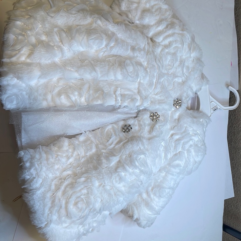 Blueberi Boulevard - size 6-9M White babygirl Coat and Dress